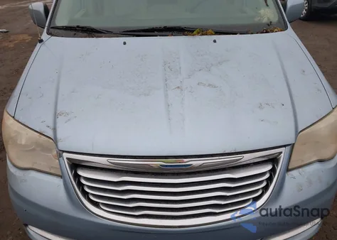 2013 Chrysler Town & Country Touring z USA, uszkodzony, nr VIN 2C4RC1BG8DR526760